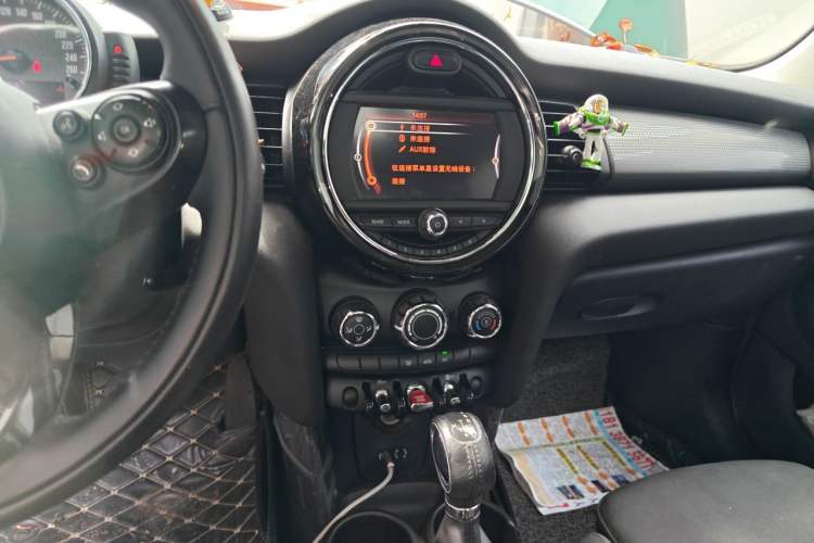 Used MINI 2015 1.5T COOPER Fun Five-Door Edition Audio And AC Panel