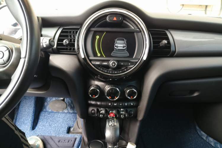 Used MINI 2015 1.5T COOPER Excitement Five-Door Edition Audio And AC Panel