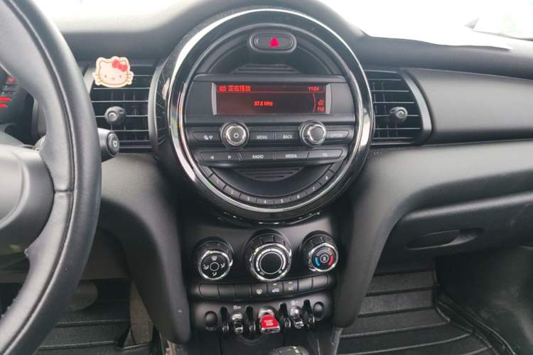 Used MINI 2015 1.2T ONE Five-Door Edition Audio And AC Panel