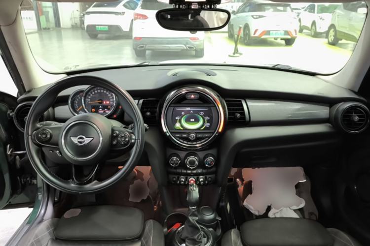 Used MINI 2015 1.5T COOPER Fun Five-Door Edition Center Console