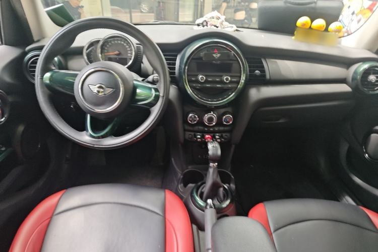 Used MINI 2015 1.2T ONE Five-Door Edition Center Console