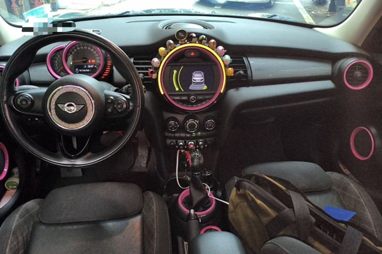 Used MINI 2015 1.5T COOPER Fun Five-Door Edition Center Console