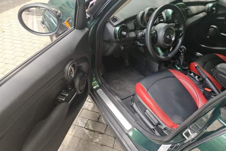 Used MINI 2015 1.2T ONE Five-Door Edition Driver Seat