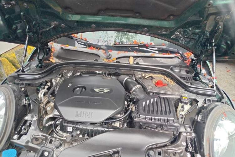 Used MINI 2015 1.5T COOPER Fun Five-Door Edition Engine Bay