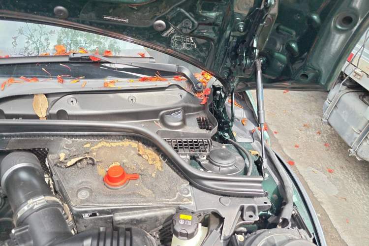Used MINI 2015 1.5T COOPER Fun Five-Door Edition Engine Bay Left
