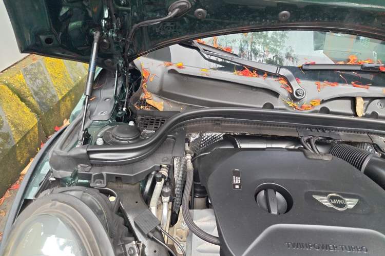 Used MINI 2015 1.5T COOPER Fun Five-Door Edition Engine Bay Right