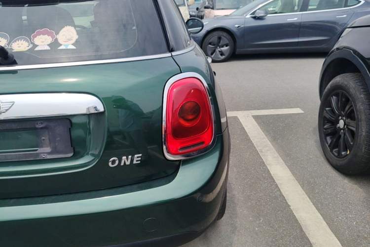 Used MINI 2015 1.2T ONE Five-Door Edition Exterior 3