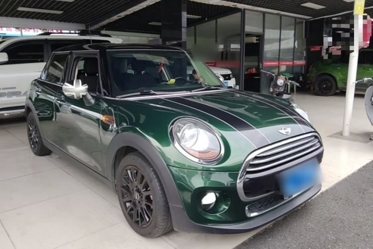 Used MINI 2015 1.5T COOPER Fun Five-Door Edition Front Right 45 Deg