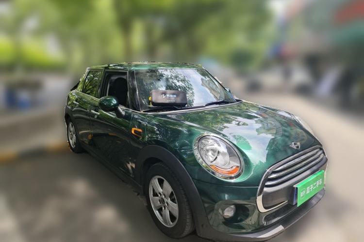 Used MINI 2015 1.2T ONE Five-Door Edition Front Right 45 Deg