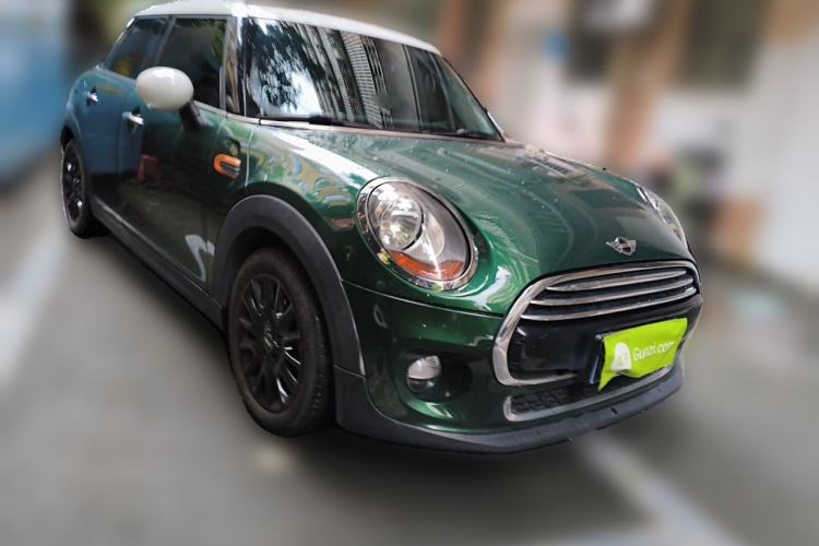 Used MINI 2015 1.5T COOPER Fun Five-Door Edition Front Right 45 Deg