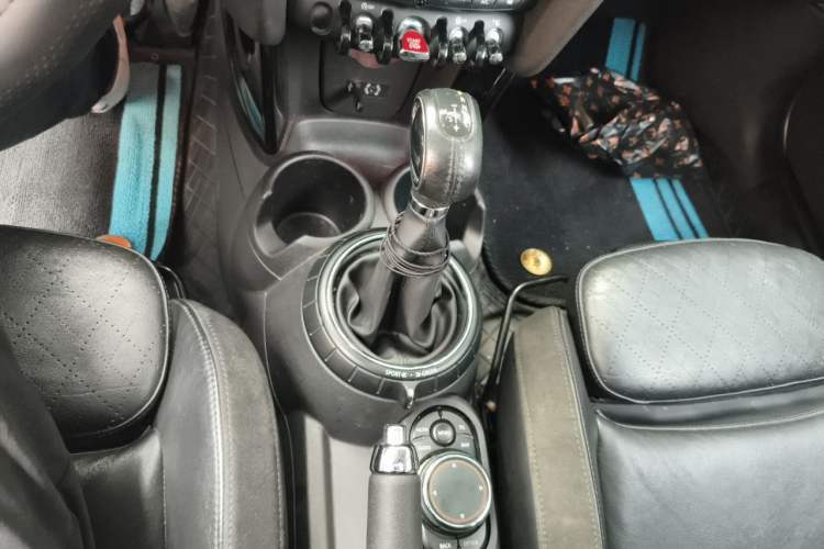 Used MINI 2015 2.0T COOPER S Five-Door Edition Gear Lever