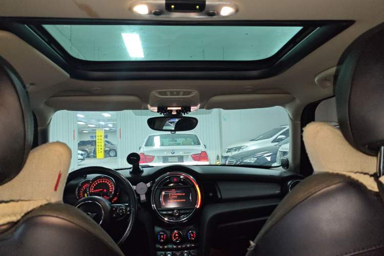 Used MINI 2015 1.5T COOPER Fun Five-Door Edition Headliner