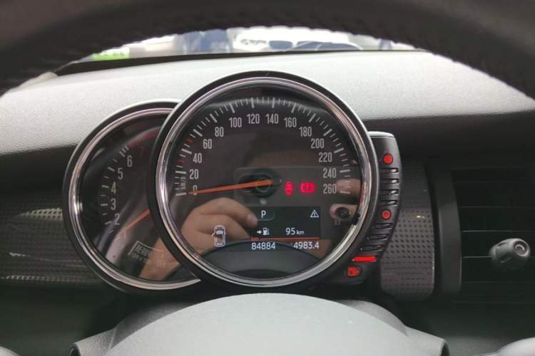 Used MINI 2015 1.5T COOPER Fun Five-Door Edition Instrument Cluster