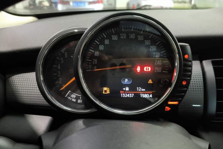 Used MINI 2015 1.5T COOPER Fun Five-Door Edition Instrument Cluster