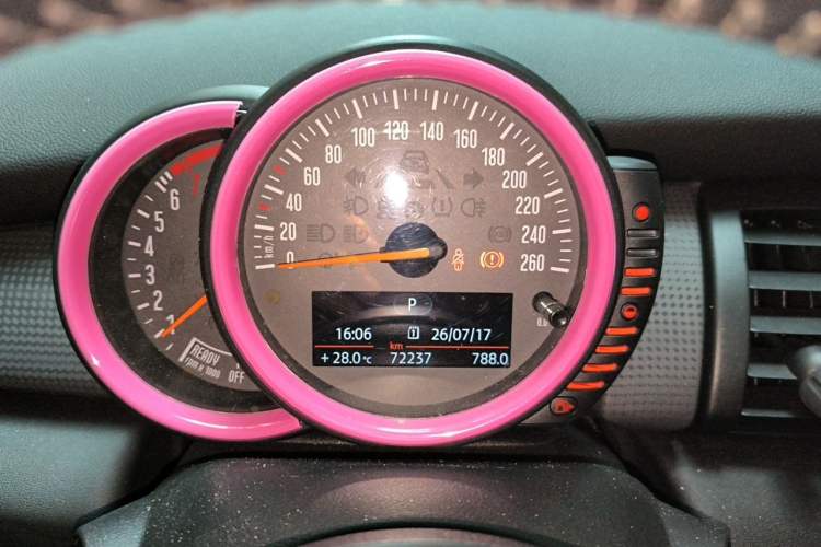 Used MINI 2015 1.5T COOPER Fun Five-Door Edition Instrument Cluster