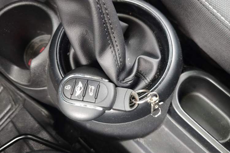 Used MINI 2015 1.2T ONE Five-Door Edition Interior 1