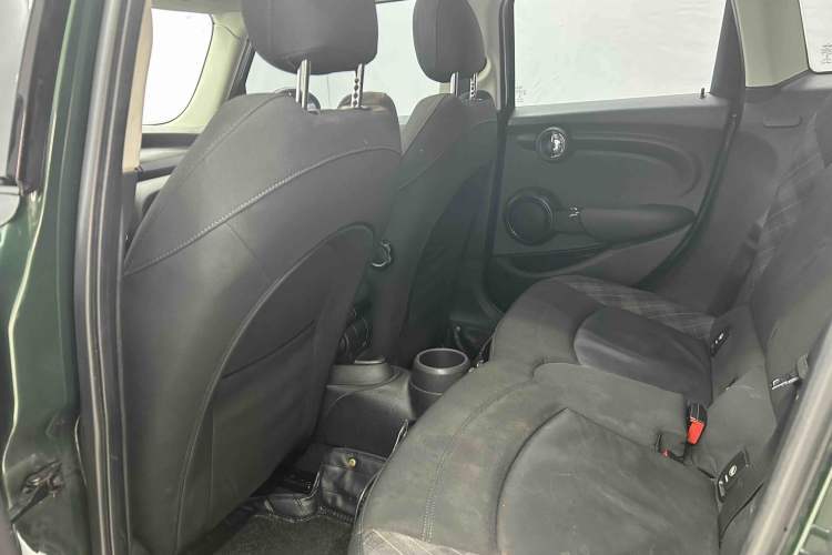 Used MINI 2015 1.5T COOPER Fun Five-Door Edition Interior 2