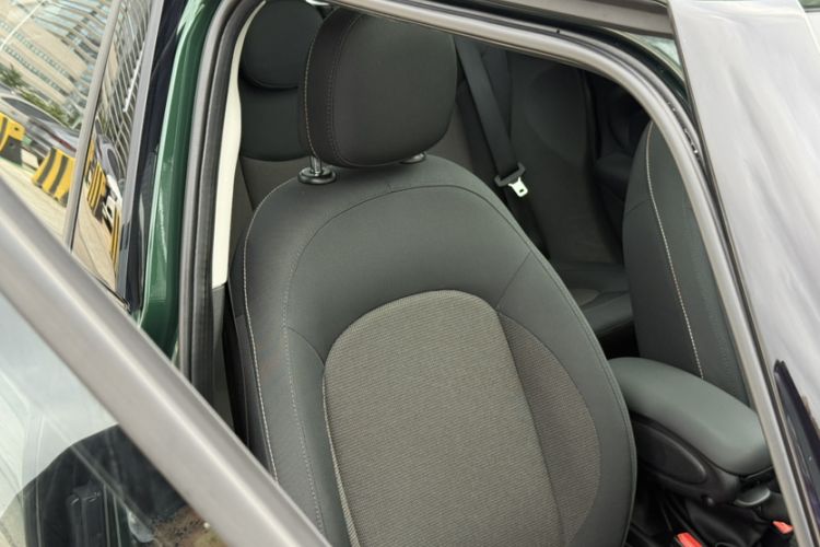 Used MINI 2015 1.2T ONE Five-Door Edition Interior 3