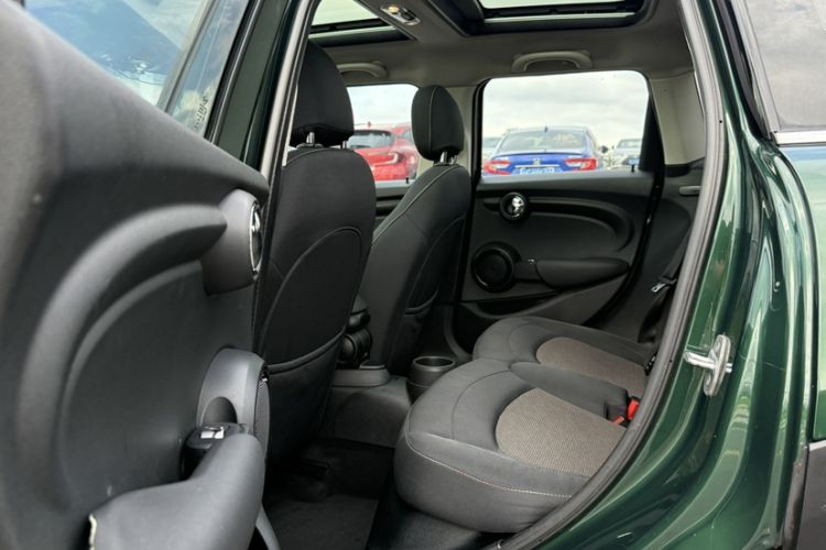 Used MINI 2015 1.2T ONE Five-Door Edition Interior 5