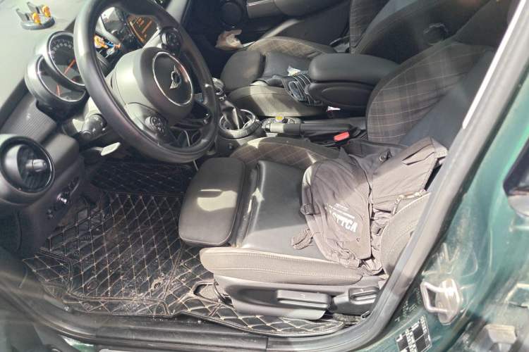 Used MINI 2015 1.5T COOPER Fun Five-Door Edition Left Front Seat