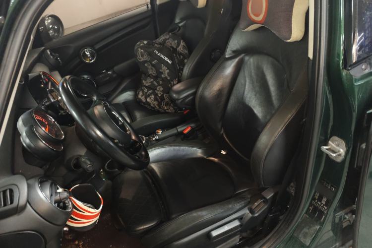 Used MINI 2015 1.5T COOPER Fun Five-Door Edition Left Front Seat