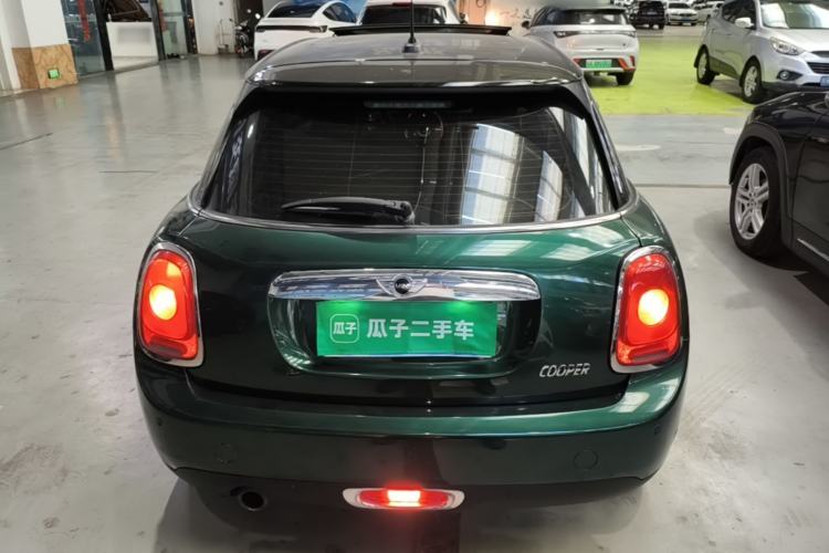 Used MINI 2015 1.5T COOPER Fun Five-Door Edition Rear