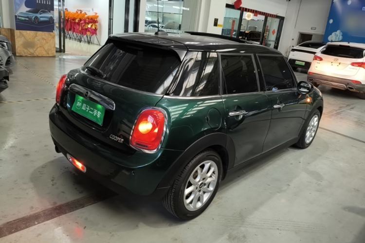 Used MINI 2015 1.5T COOPER Fun Five-Door Edition Rear Right 45 Deg