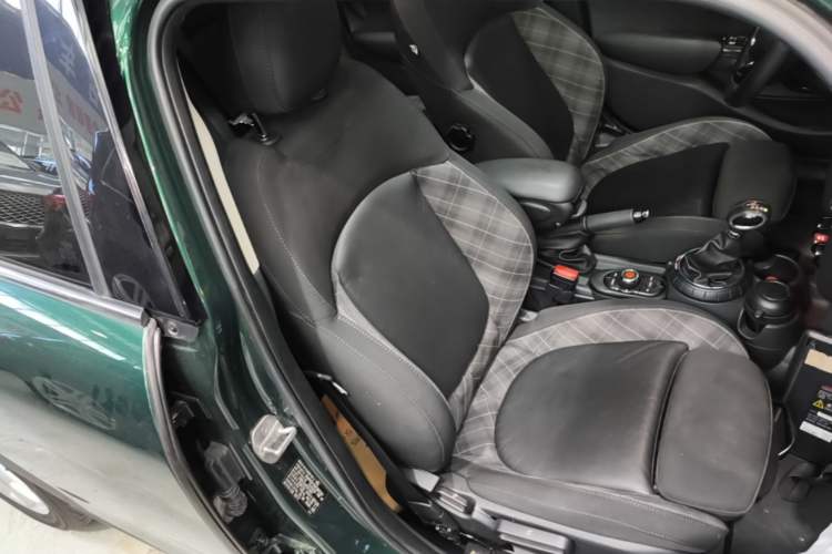 Used MINI 2015 1.5T COOPER Fun Five-Door Edition Right Front Seat