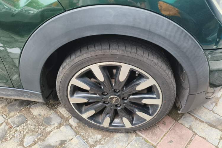 Used MINI 2015 2.0T COOPER S Five-Door Edition Right Front Wheel Hub