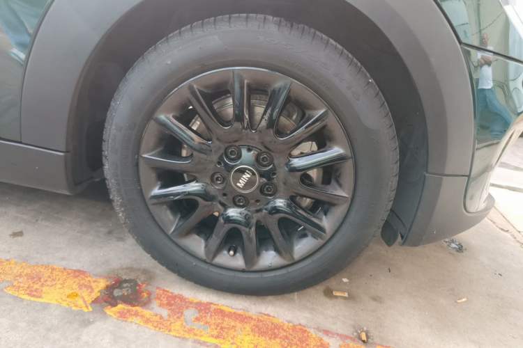Used MINI 2015 1.5T COOPER Excitement Five-Door Edition Right Front Wheel Hub