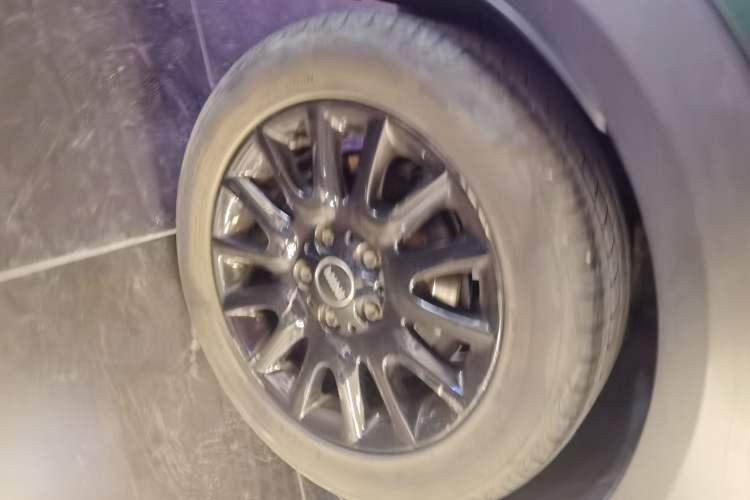 Used MINI 2015 1.5T COOPER Excitement Five-Door Edition Right Rear Wheel Hub