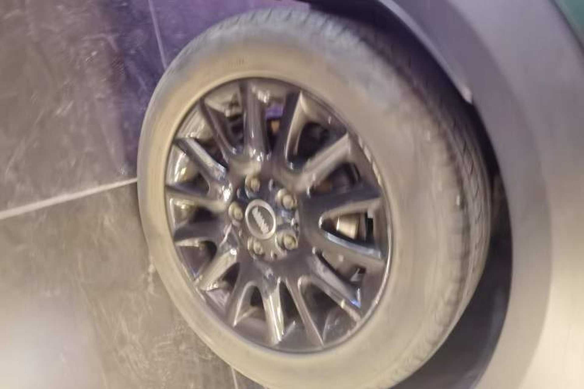 Used MINI 2015 1.5T COOPER Excitement Five-Door Edition Right Rear Wheel Hub