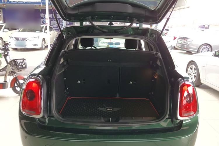 Used MINI 2015 1.5T COOPER Fun Five-Door Edition Trunk