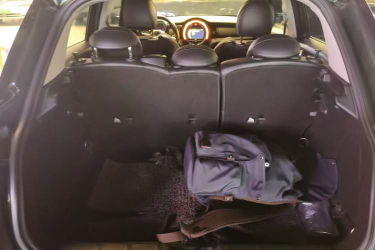 Used MINI 2015 1.5T COOPER Excitement Five-Door Edition Trunk