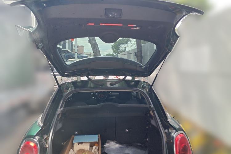 Used MINI 2015 1.5T COOPER Fun Five-Door Edition Trunk