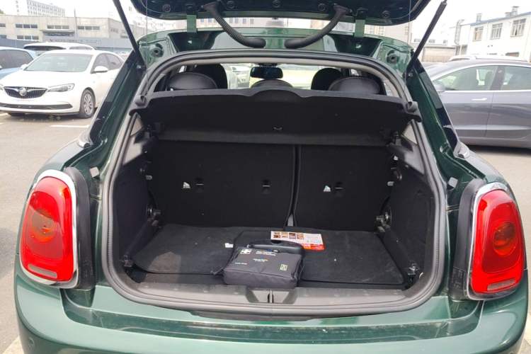 Used MINI 2015 1.2T ONE Five-Door Edition Trunk