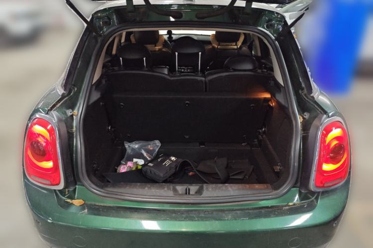 Used MINI 2015 1.5T COOPER Fun Five-Door Edition Trunk