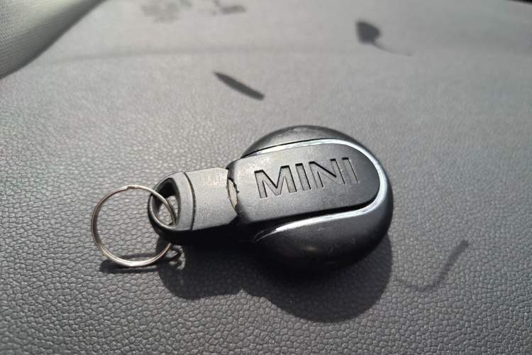 Used MINI 2015 1.5T COOPER Fun Five-Door Edition Vehicle Key