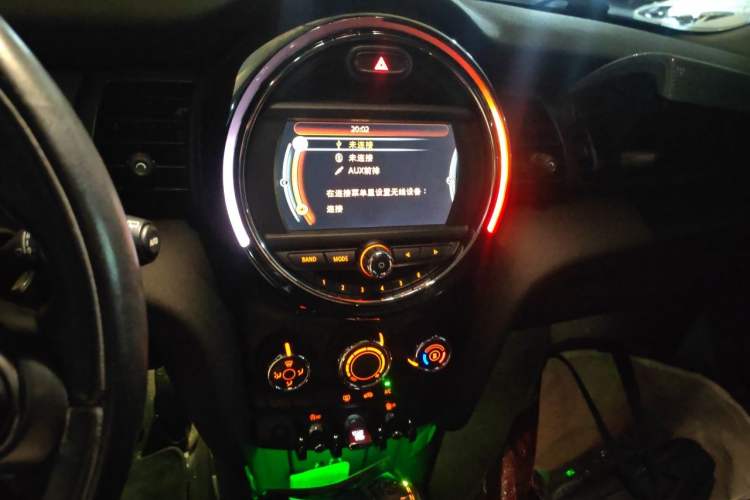Used MINI 2015 1.5T COOPER Fun Five-Door Edition Audio And AC Panel