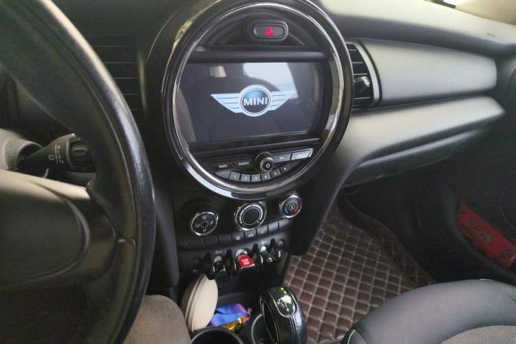Used MINI 2015 1.2T ONE Five-Door Edition Audio And AC Panel