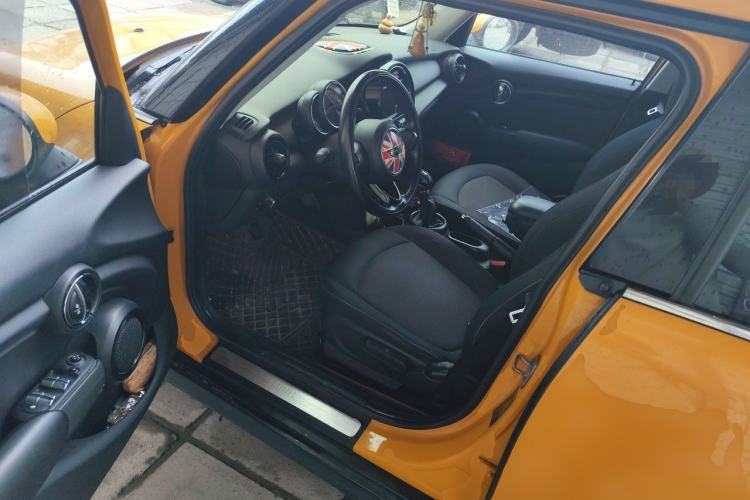Used MINI 2015 1.2T ONE Five-Door Edition Driver Seat