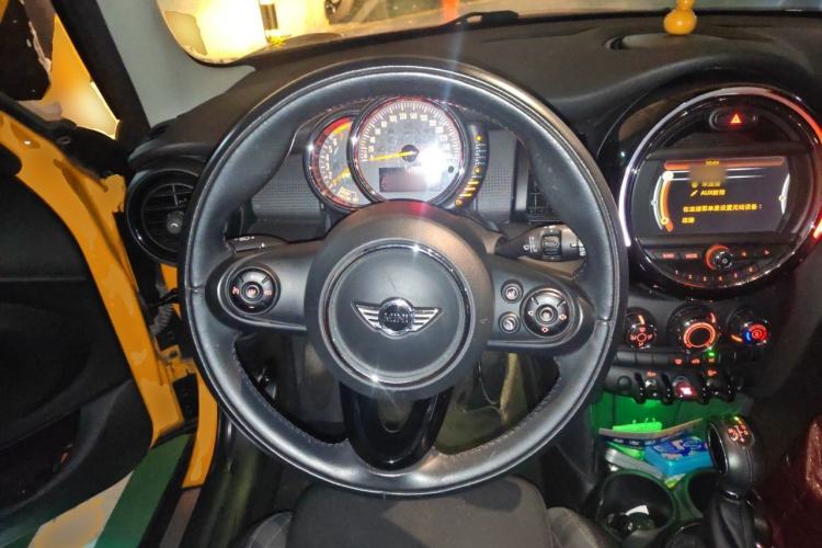 Used MINI 2015 1.5T COOPER Fun Five-Door Edition Steering Wheel