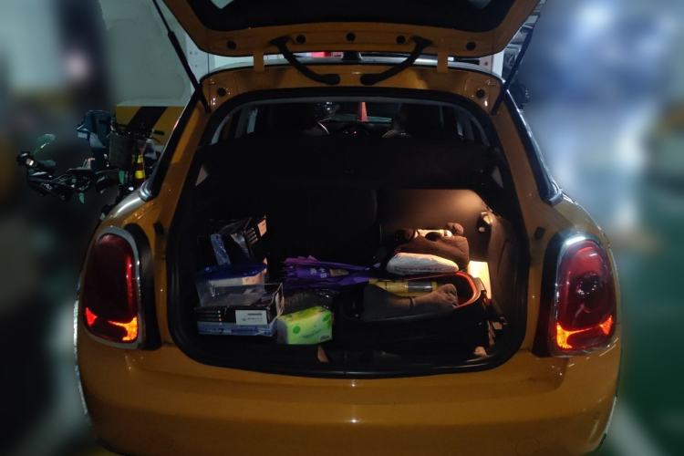 Used MINI 2015 1.5T COOPER Fun Five-Door Edition Trunk