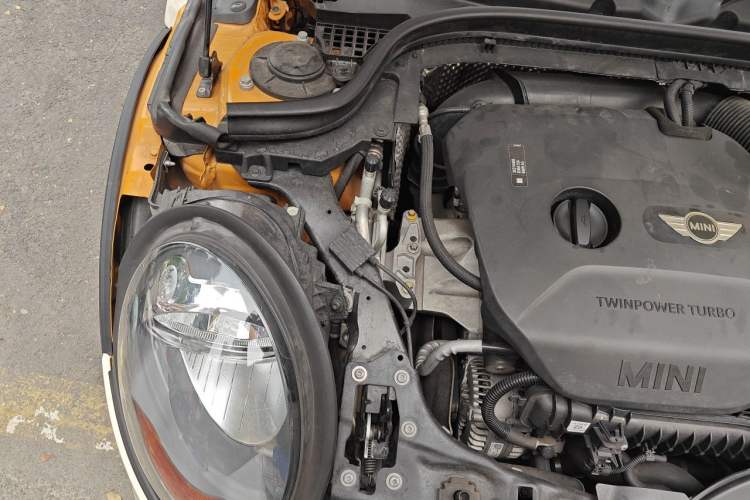 Used MINI 2015 1.5T COOPER Fun Five-Door Edition Engine Bay Right