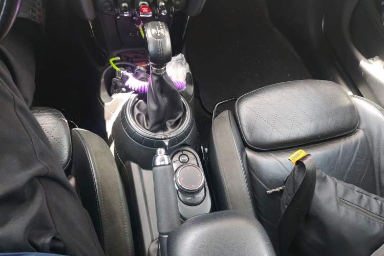 Used MINI 2015 2.0T COOPER S Five-Door Edition Gear Lever