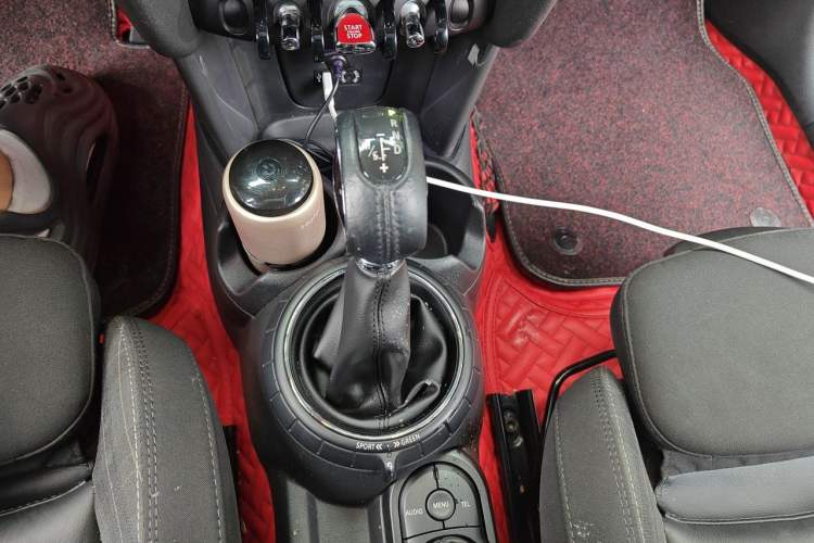 Used MINI 2015 1.5T COOPER Fun Five-Door Edition Gear Lever