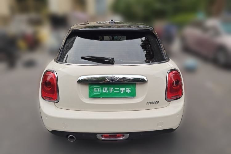 Used MINI 2015 1.5T COOPER Fun Five-Door Edition Rear