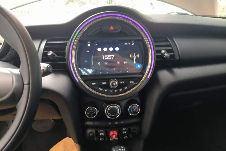 Used MINI 2015 1.2T ONE Five-Door Edition Audio And AC Panel