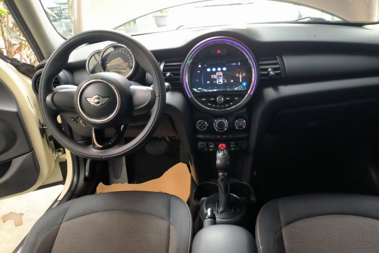 Used MINI 2015 1.2T ONE Five-Door Edition Center Console