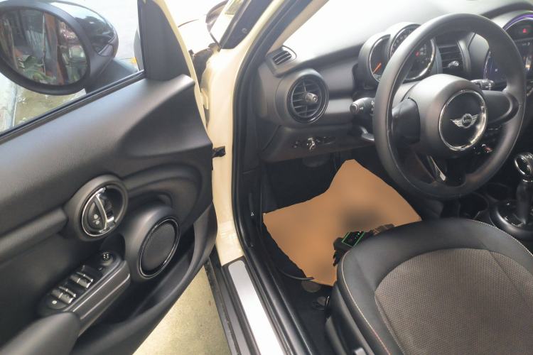 Used MINI 2015 1.2T ONE Five-Door Edition Driver Seat